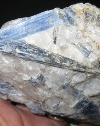 kyanite in quartz matrix