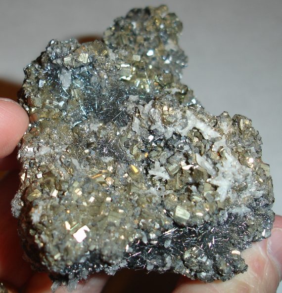 jamesonite, pyrite, and quartz