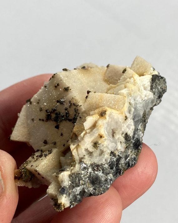 Chalcopyrite on Calcite